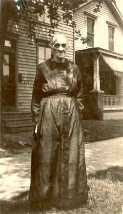 Elizabeth Hammond King Springer Kuhns about 1926